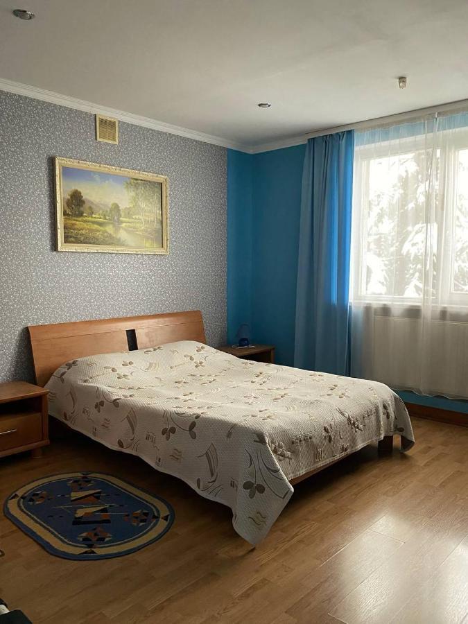 Lemon Hotel Drohobytj Eksteriør billede