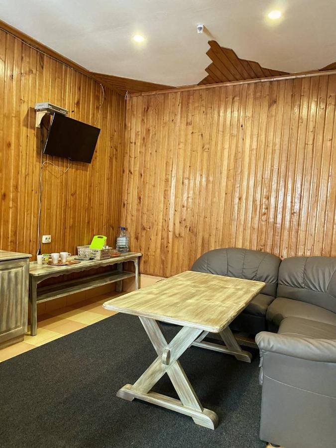 Lemon Hotel Drohobytj Eksteriør billede